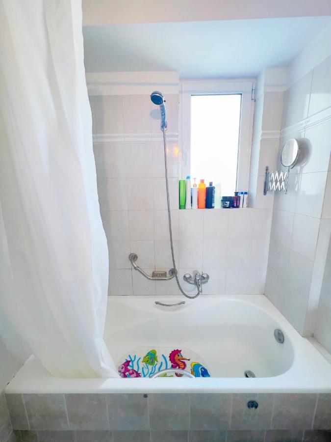 Cozy Fairytal Garden Apartment, Family Friendly, Free Parking, 15 Min To Airport Atenas Exterior foto