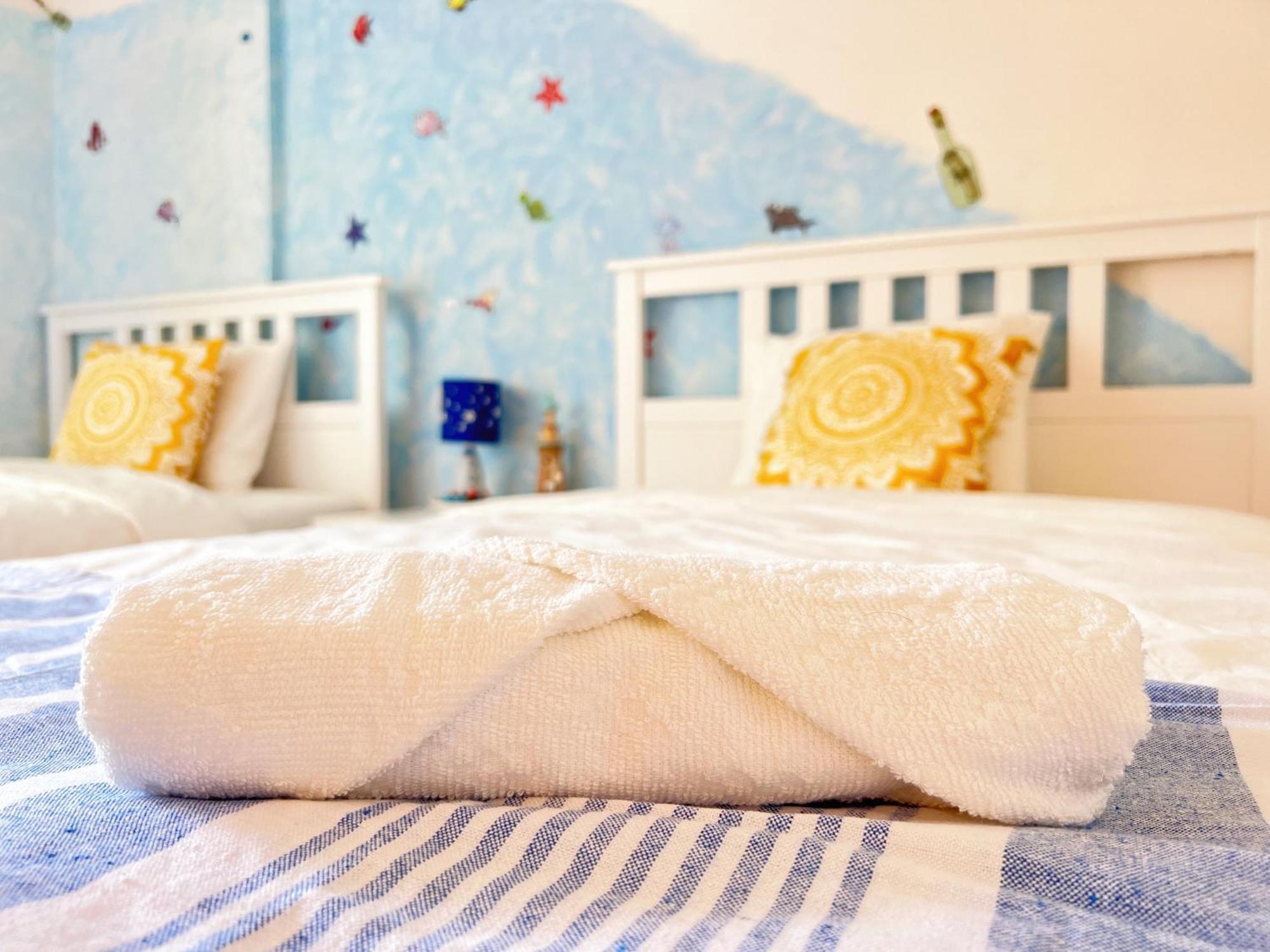 Cozy Fairytal Garden Apartment, Family Friendly, Free Parking, 15 Min To Airport Atenas Exterior foto