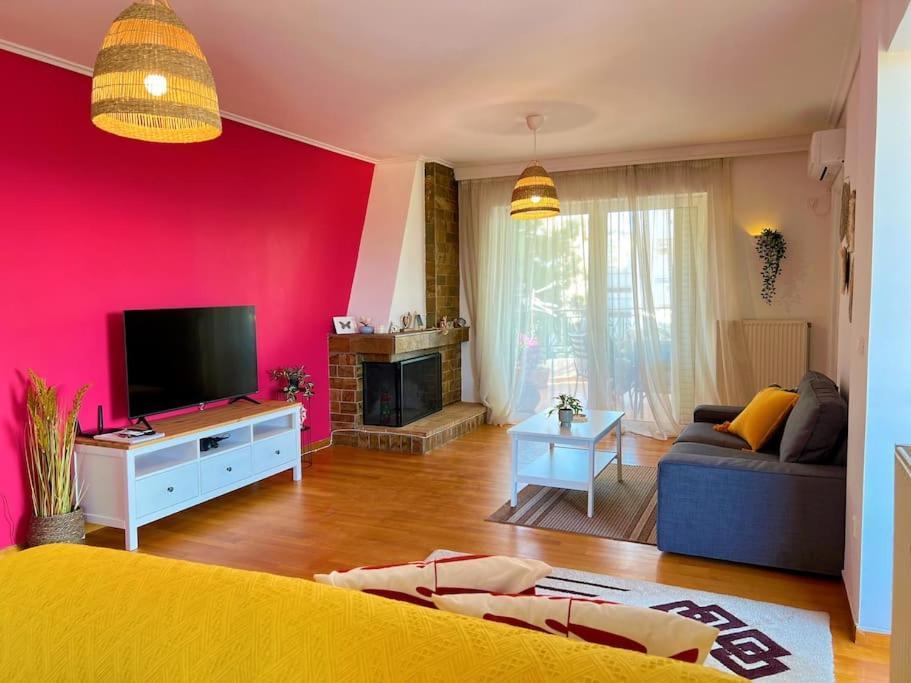 Cozy Fairytal Garden Apartment, Family Friendly, Free Parking, 15 Min To Airport Atenas Exterior foto