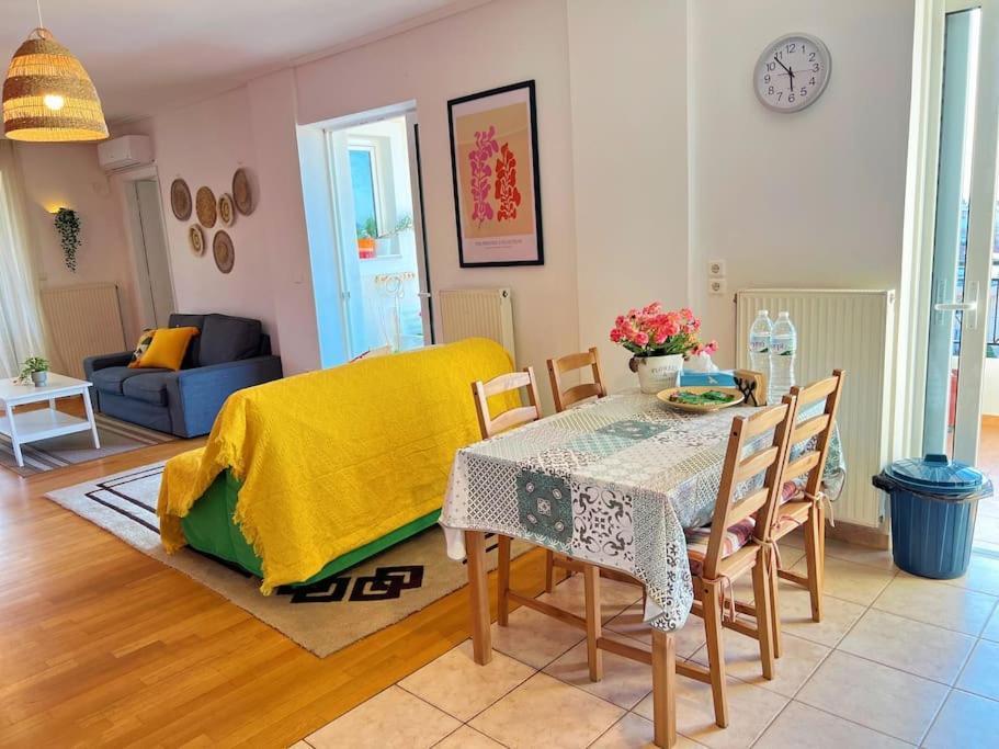 Cozy Fairytal Garden Apartment, Family Friendly, Free Parking, 15 Min To Airport Atenas Exterior foto